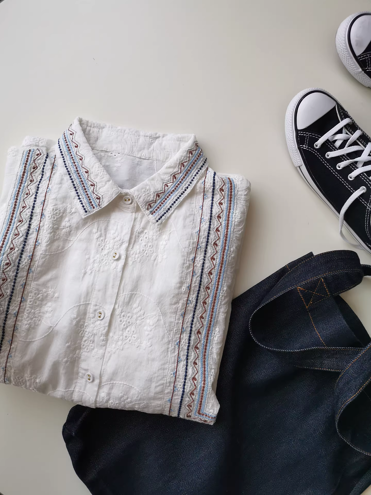 Áo sơ mi thêu toàn thân tinh tế, phong cách thiết kế độc đáo, áo sơ mi cotton nguyên chất đa năng phong cách văn học Pháp dành cho nữ.