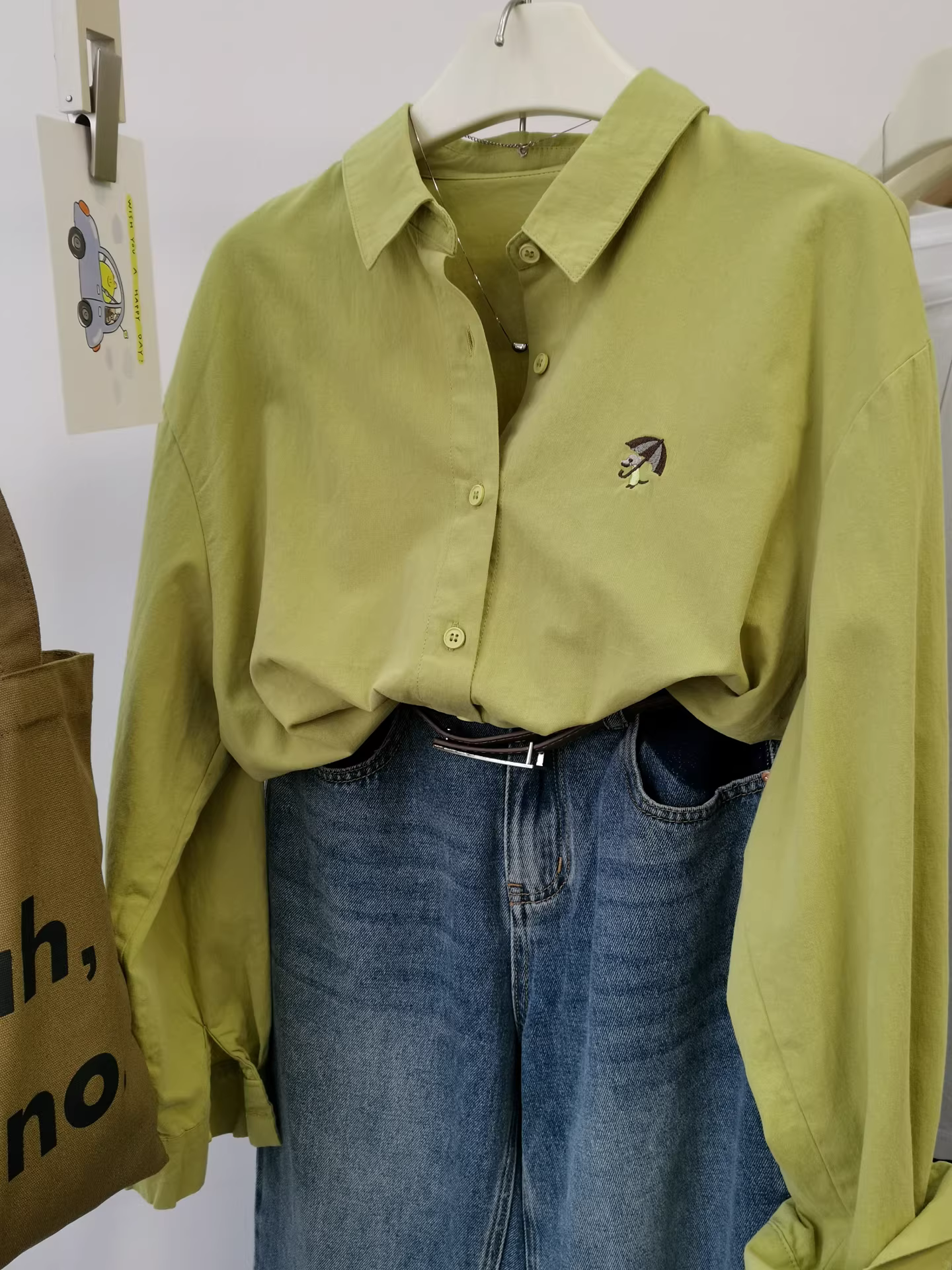 Áo sơ mi thêu tươi kiểu Nhật nhẹ nhàng dành cho nữ, áo sơ mi dài tay xếp lớp cổ bẻ dáng rộng mùa thu