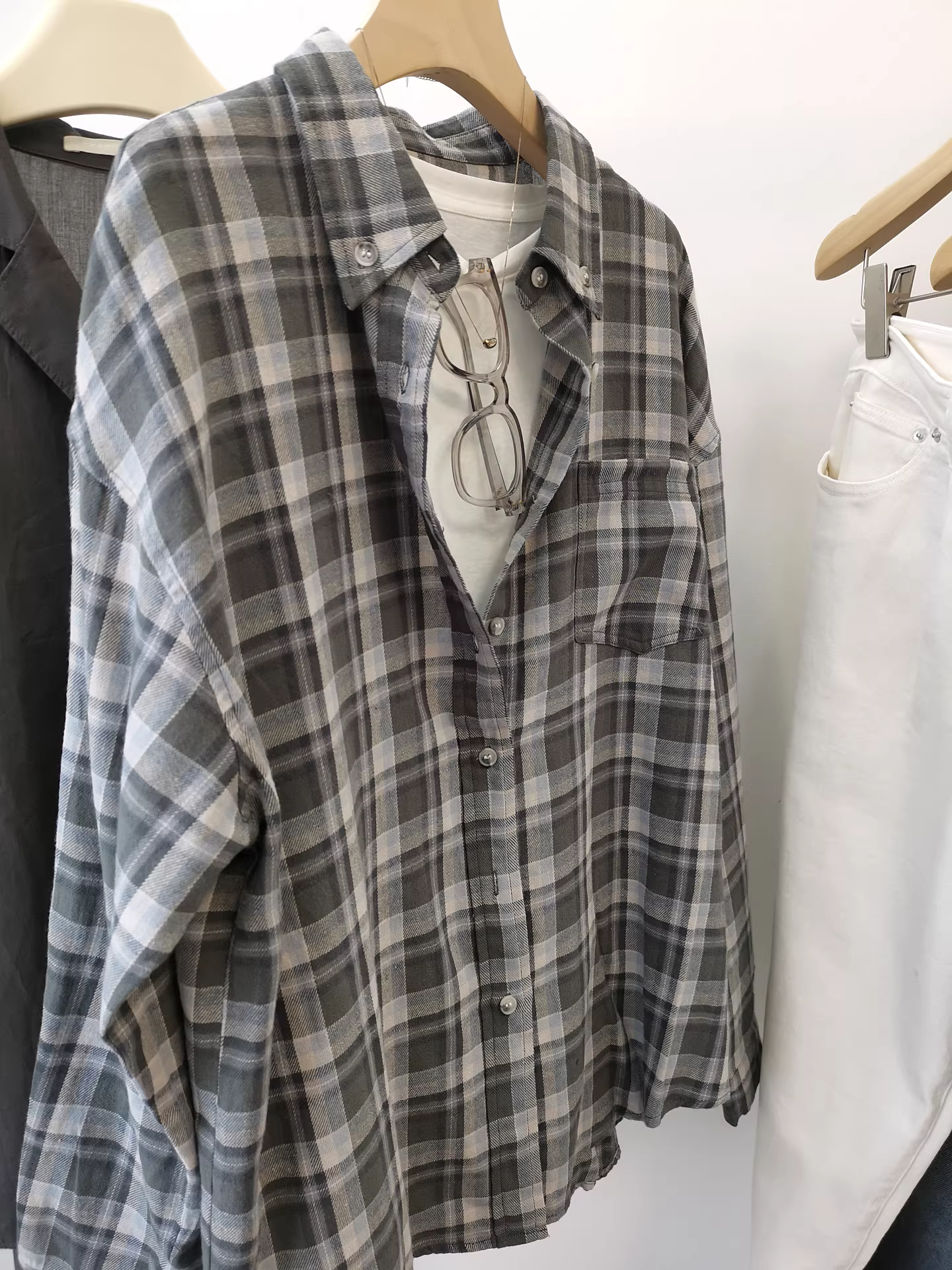 Phong cách lười biếng được thăng hoa ~ Áo sơ mi dài tay kẻ sọc màu xám nhạt phong cách Hàn Quốc dành cho nữ, mùa thu