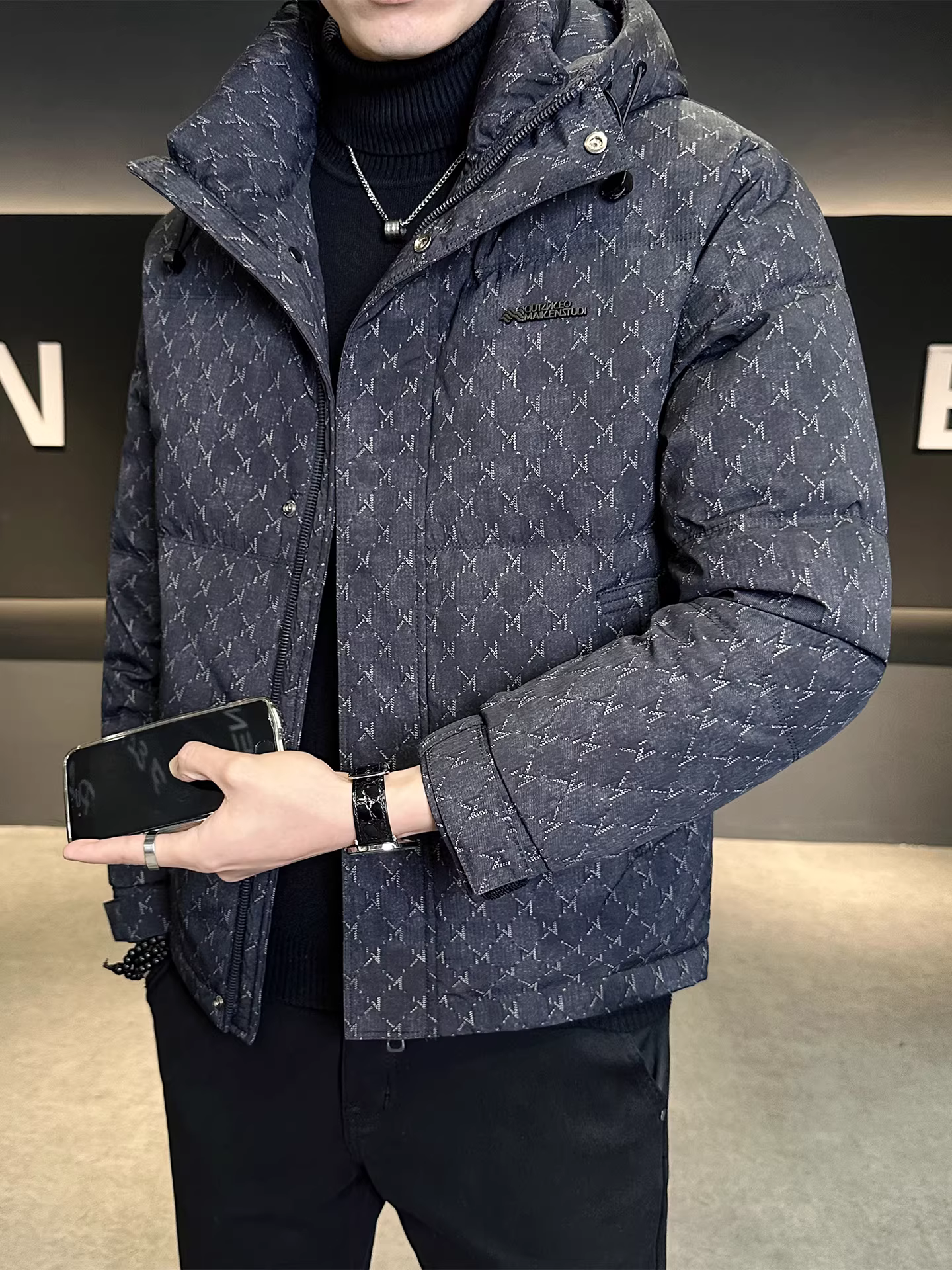 Áo khoác có mũ trùm đầu dành cho nam, kiểu mới mùa đông 2025, thời trang cao cấp, ngắn, dày dặn, ấm áp, kiểu dáng đa năng.