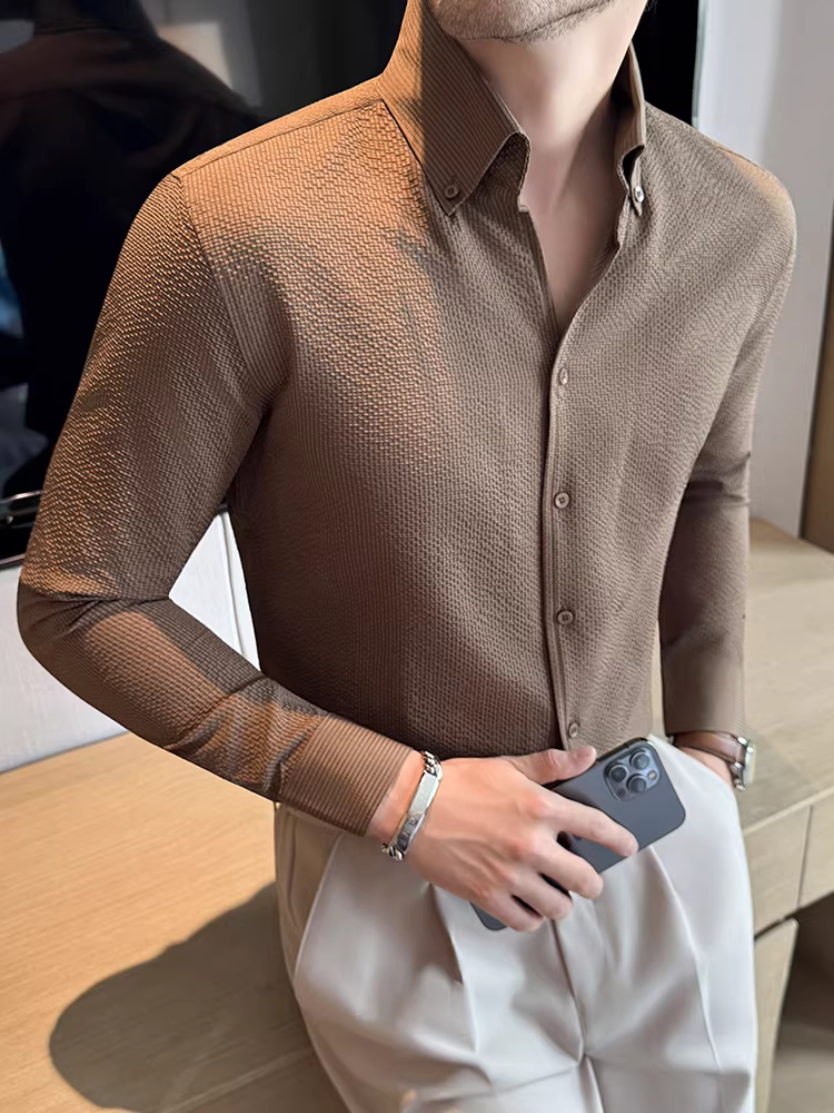 Áo sơ mi nam cổ V kiểu Pháp, tay dài, thời trang thu đông 2025, phong cách công sở lịch lãm, đa năng, không nhăn, dễ chăm sóc.