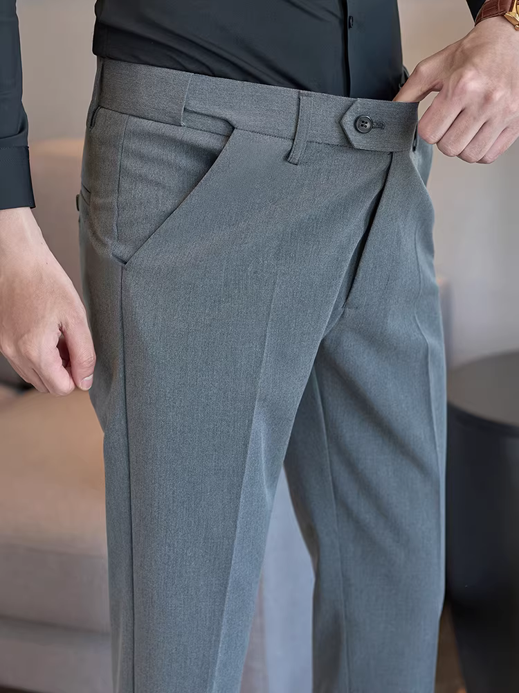 Quần âu nam lưng thun không lộ, kiểu dáng lịch sự, ôm dáng, chất liệu mềm mại, không nhăn, dễ chăm sóc, thích hợp đi làm.