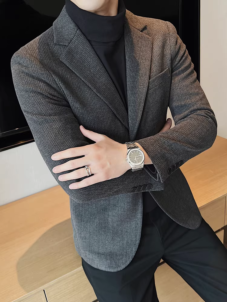 Áo blazer len sọc tối màu dành cho nam, chất liệu dày dặn mùa thu đông, dáng ôm, đơn hàng khuy, kiểu dáng công sở cao cấp.