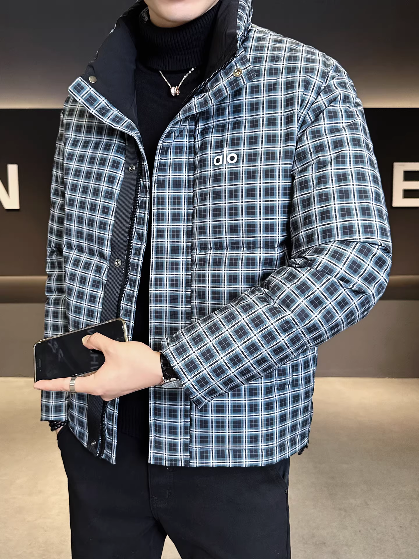 Áo khoác nam mùa đông 2025 mới, dày dặn, ấm áp, kẻ ca rô, phối chỉ ruy băng, kiểu dáng đa năng và cao cấp.