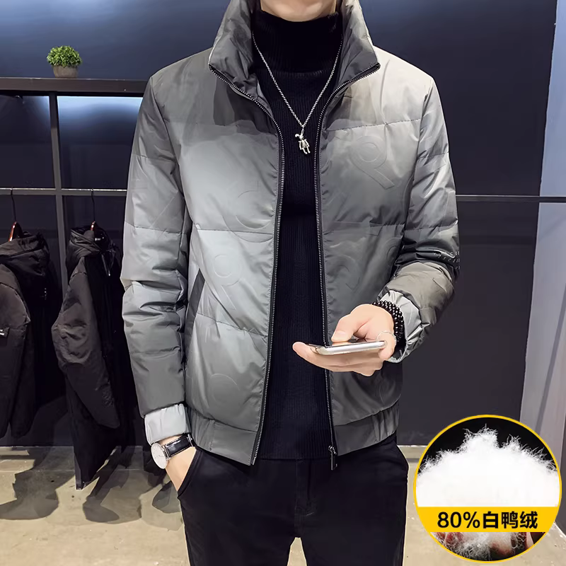 Áo khoác phao nhẹ dành cho nam, mùa đông 2025, kiểu dáng mới, phối màu gradient, ngắn, ôm dáng, thời trang, chất liệu lông vũ trắng, giữ ấm mùa đông