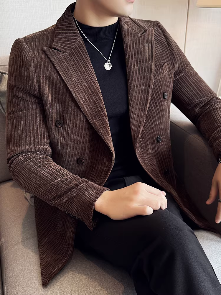 Áo blazer nam chất liệu nhung, dáng hai hàng khuy, kiểu dày dặn mùa thu đông, phong cách công sở lịch lãm, cao cấp, ôm dáng, thời trang.