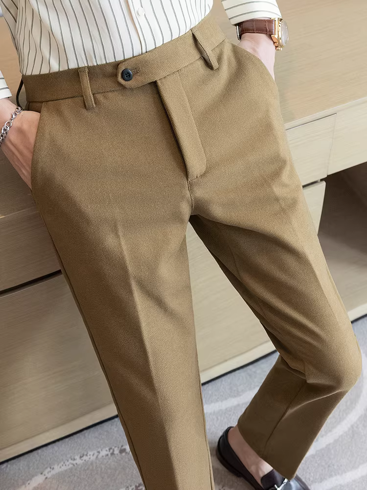 Quần âu nam chất liệu len pha, thích hợp cho mùa thu đông, dày dặn, chất lượng cao, kiểu dáng thường ngày, ôm dáng thời trang, lịch sự và không nhăn.