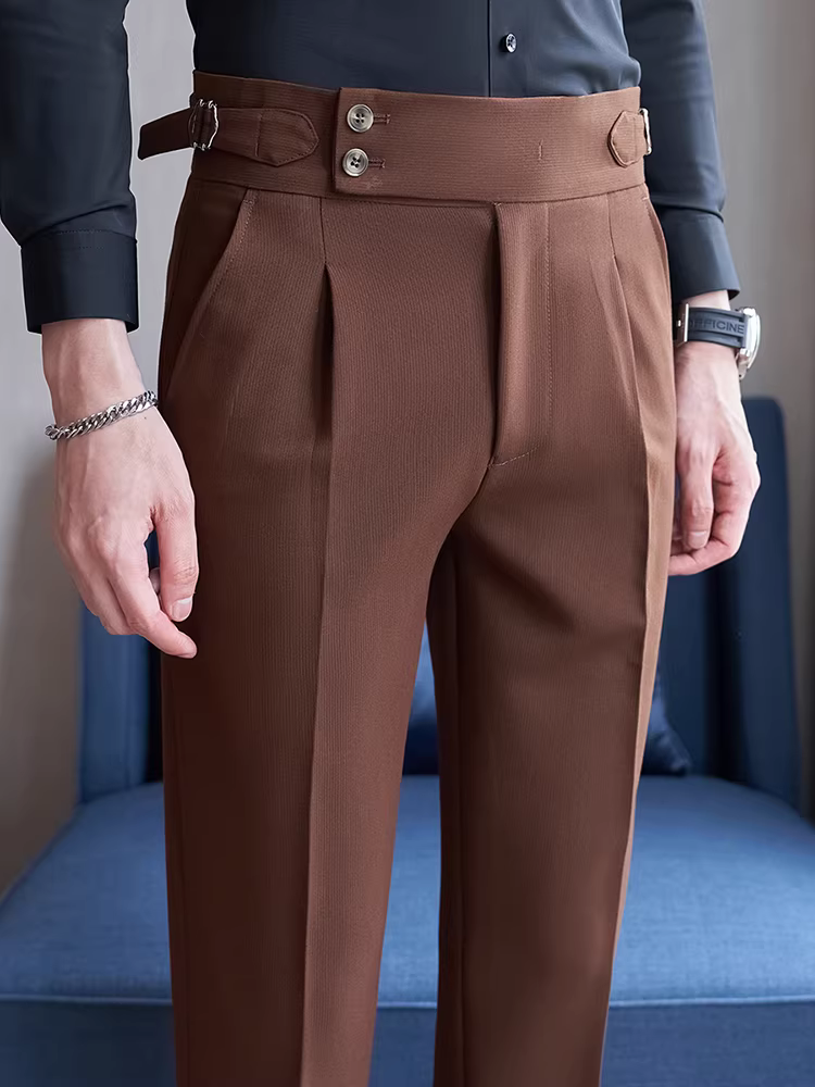 Quần âu nam Naples kẻ sọc tối màu, cạp cao, chất liệu mềm mại, dáng ôm vừa vặn, dễ chăm sóc, kiểu dáng thẳng, lịch lãm.