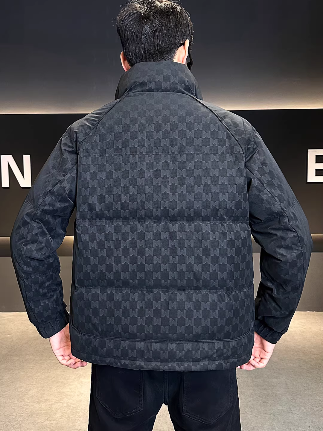 Áo khoác nam cổ đứng, mùa đông 2025, kiểu dáng mới thời thượng, dày dặn, ngắn, ấm áp, cao cấp, rộng rãi