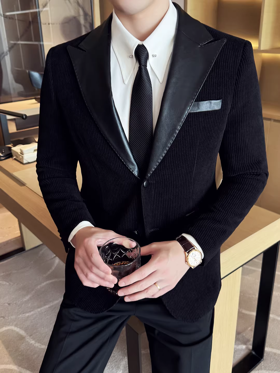 Áo vest nam kiểu Hàn Quốc ôm dáng, chất liệu chenille phối da, thời trang, phong cách thường ngày