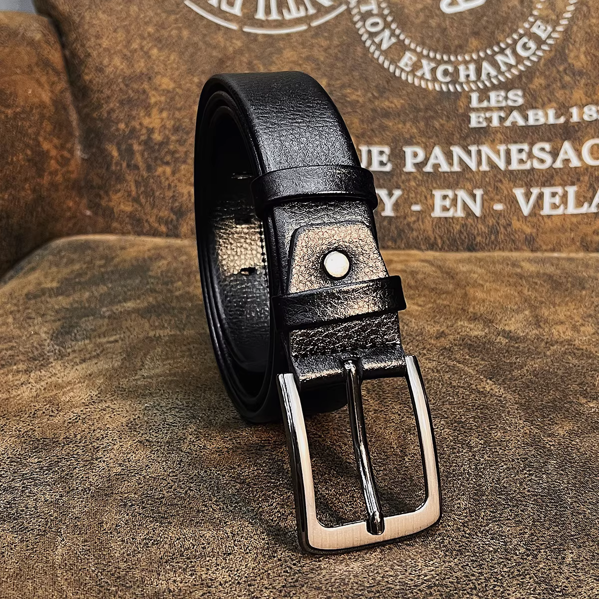 Thắt lưng da nam bề mặt mềm mại, mang lại cảm giác cao cấp, thích hợp cho trang phục công sở và thường ngày, thắt lưng PU đa năng, phong cách Hàn Quốc, thời trang và hợp xu hướng, thắt lưng cá tính và sành điệu.
