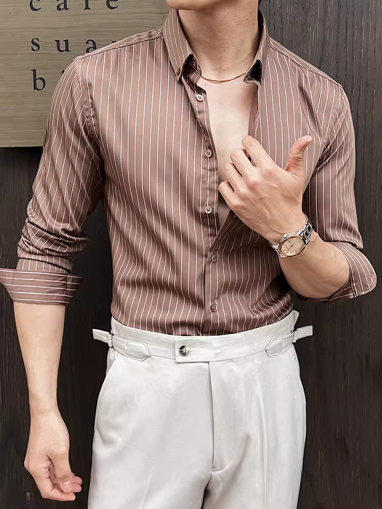 Áo sơ mi nam sọc cao cấp, tay dài, xu hướng thời trang mới xuân 2025, kiểu dáng ôm body, chất liệu lịch sự, lịch sự nhưng vẫn năng động.