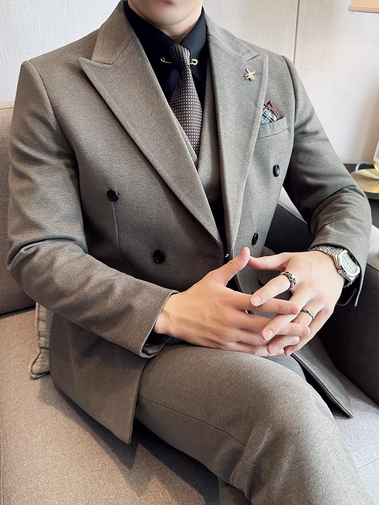 Bộ vest len nam hai hàng khuy, kiểu dáng mới mùa thu đông, màu trơn, ôm dáng, bộ vest cưới chú rể ba món