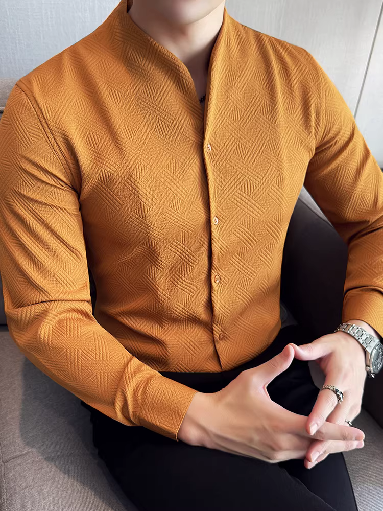 Áo sơ mi nam cổ V kiểu Trung Quốc mới, tay dài, mẫu thu đông 2025, dáng ôm, thời trang, cao cấp, phong cách công sở lịch lãm.