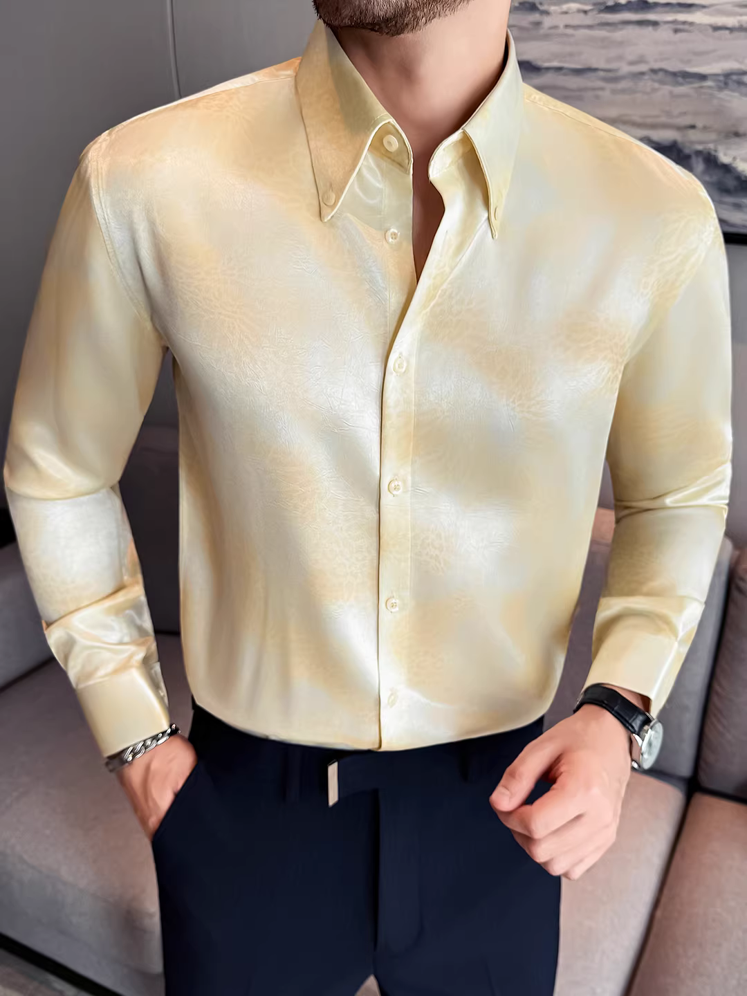 Áo sơ mi dài tay bằng vải satin có cổ nhọn kiểu Pháp dành cho nam, áo sơ mi thường ngày hơi rộng in màu chuyển sắc thời trang cao cấp