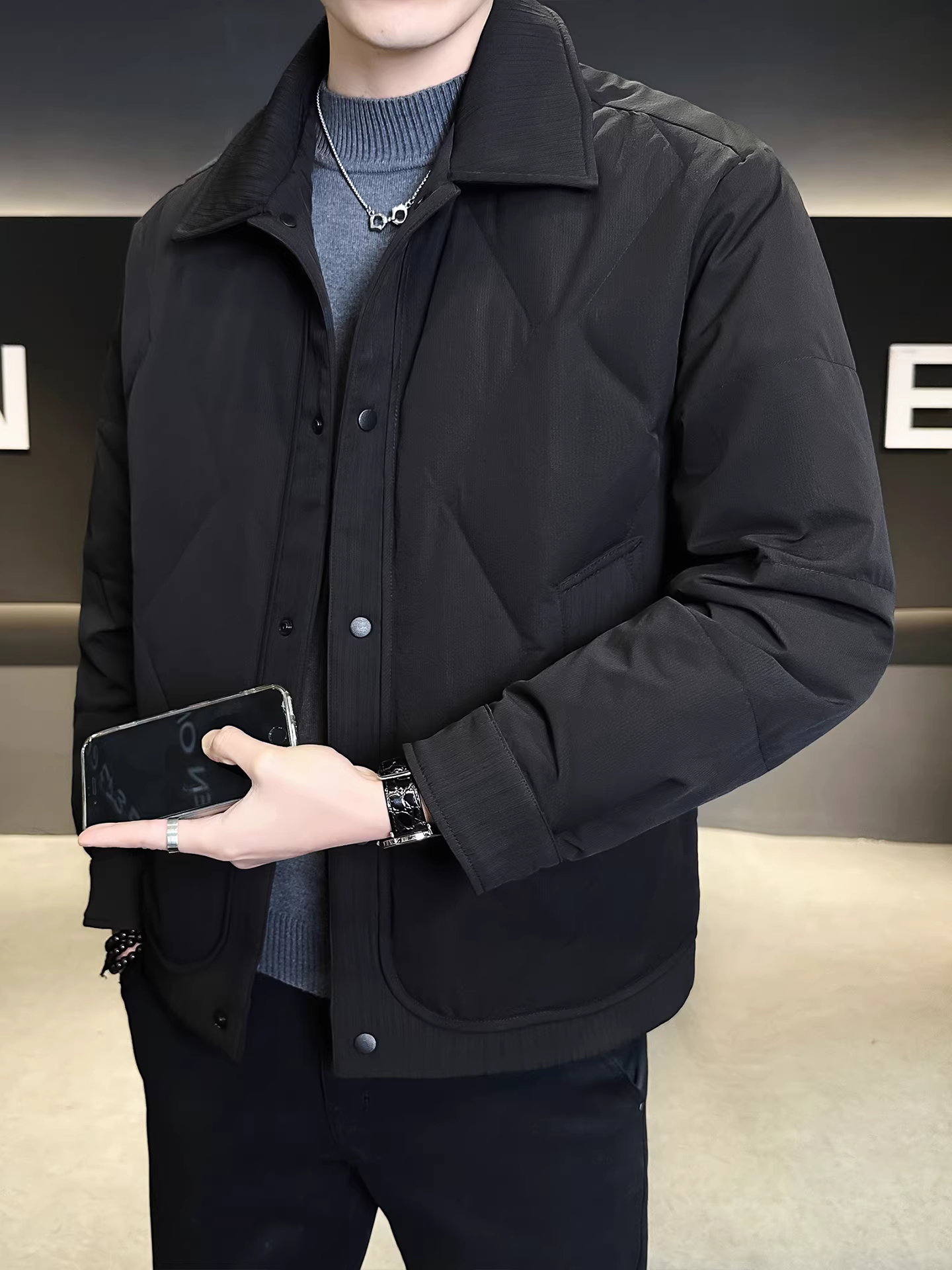 Áo khoác nam phối vải, kiểu dáng mới mùa đông 2025, đa năng, nhẹ, ấm, áo khoác lông vịt dày dặn.