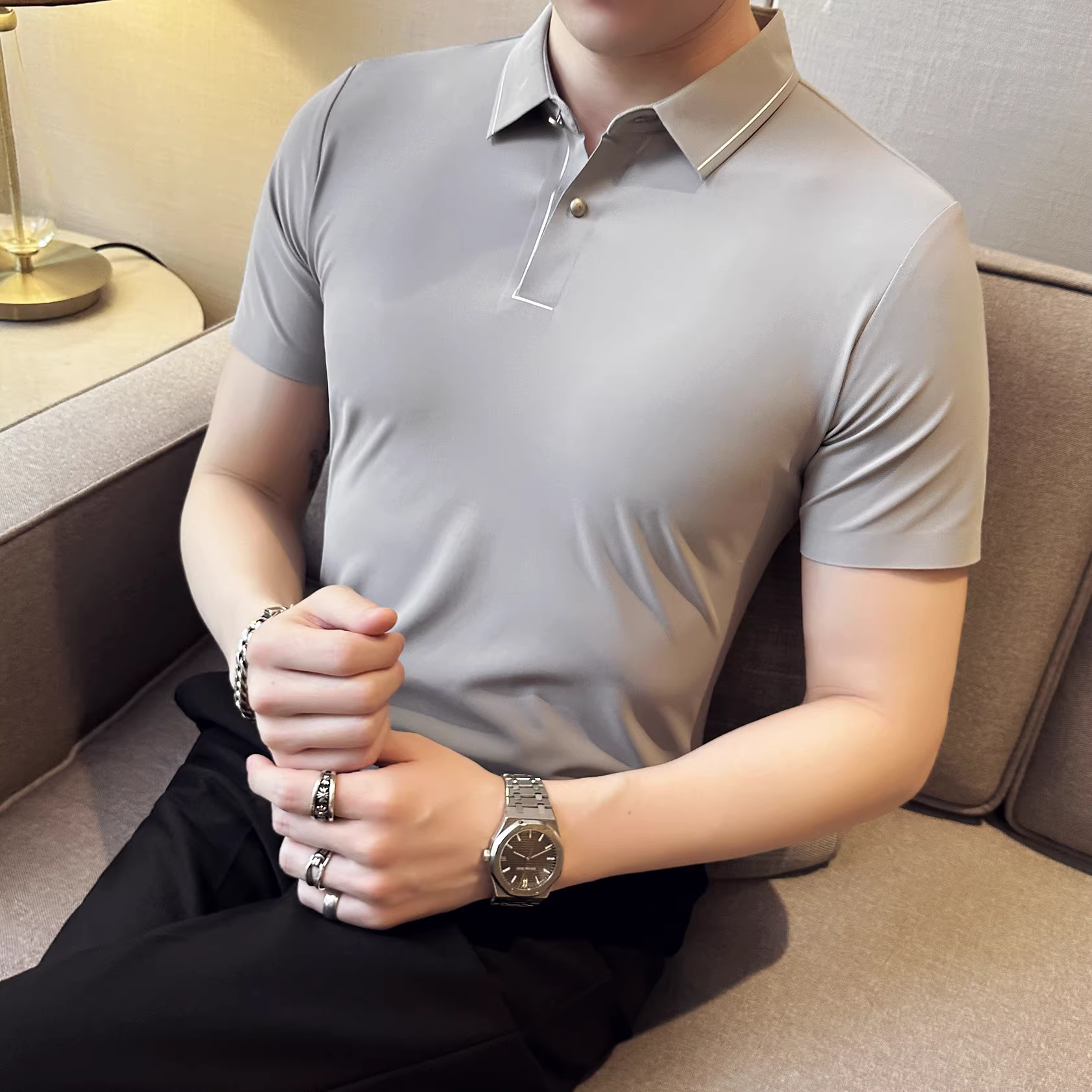 Áo polo nam chất liệu lụa đá cao cấp, co giãn tốt, không đường may, tay ngắn, kiểu dáng thời trang mùa hè, ôm body, phong cách lịch sự, thoáng mát, cổ trụ.