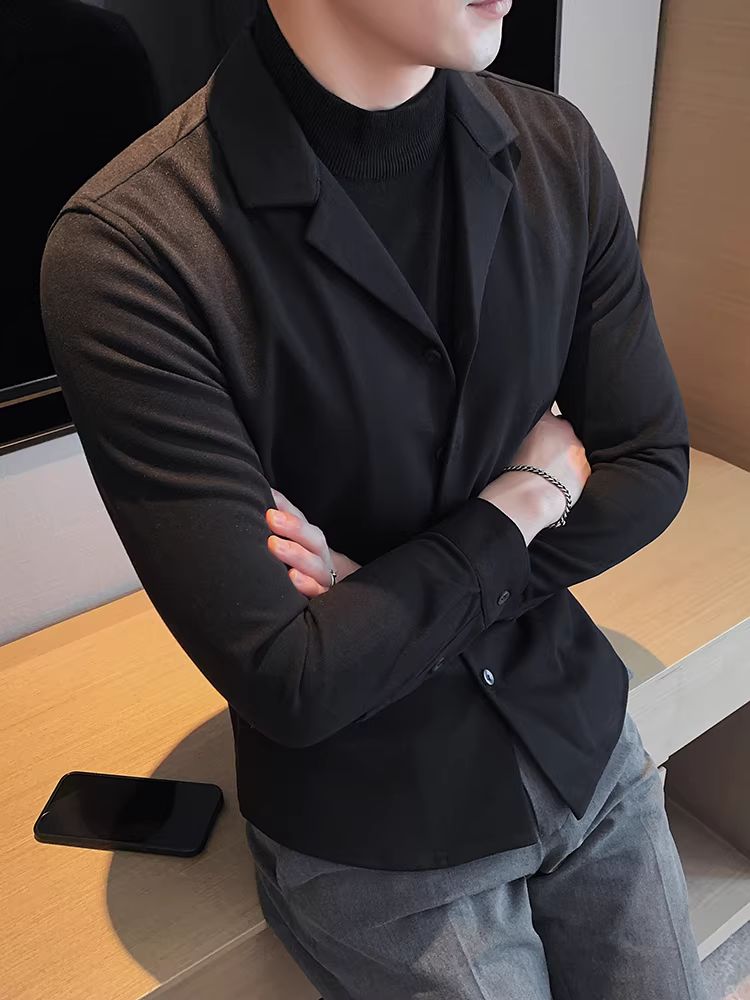 Áo khoác len nam giả hai lớp cổ áo vest, kiểu dáng ôm body, chất liệu len, thích hợp cho mùa thu đông, kiểu dáng công sở lịch lãm.