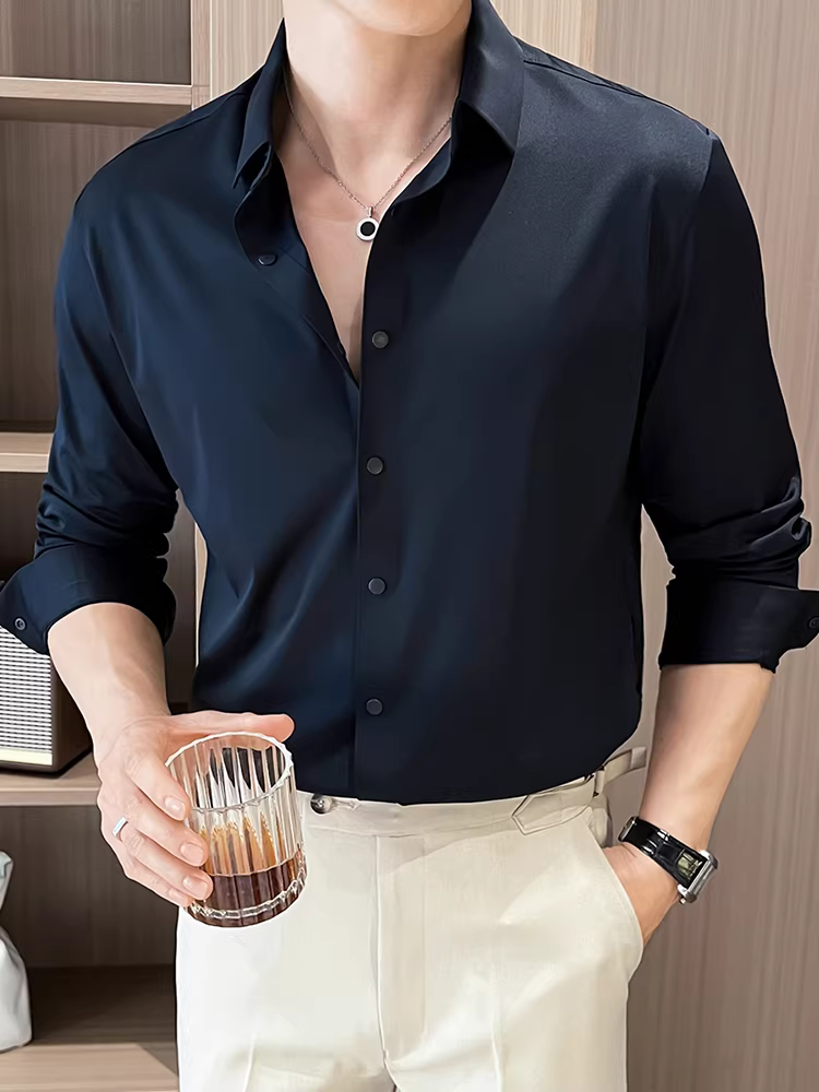 Áo sơ mi nam dài tay kiểu mới thu đông 2025, chất liệu tươi mát, mềm mại, co giãn, ôm dáng, không nhăn, dễ chăm sóc, phong cách công sở lịch sự.