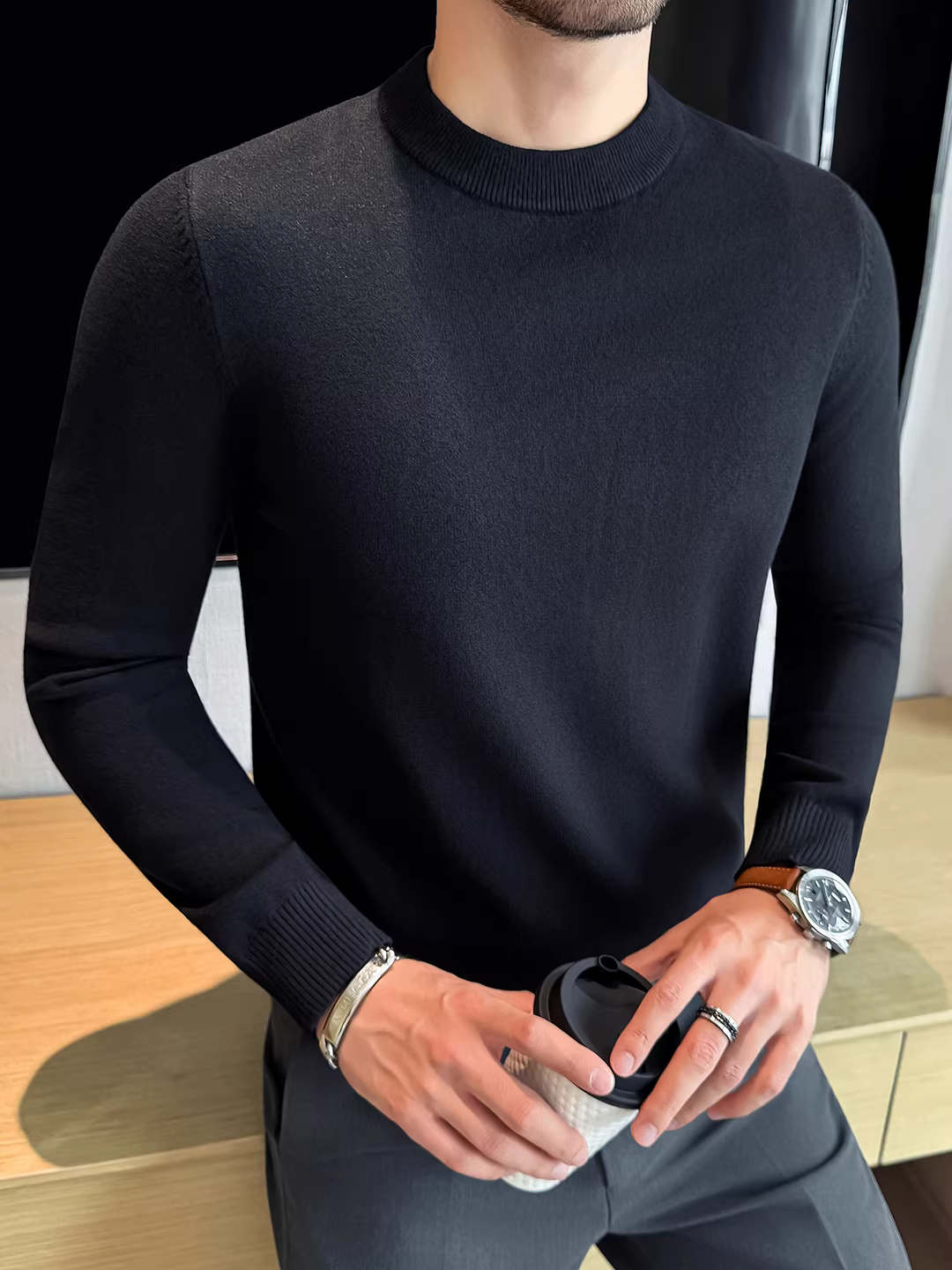 Áo len cổ tròn chất liệu giống len cao cấp dành cho nam, dài tay, dày dặn cho mùa thu đông, kiểu dáng ôm body thời trang.