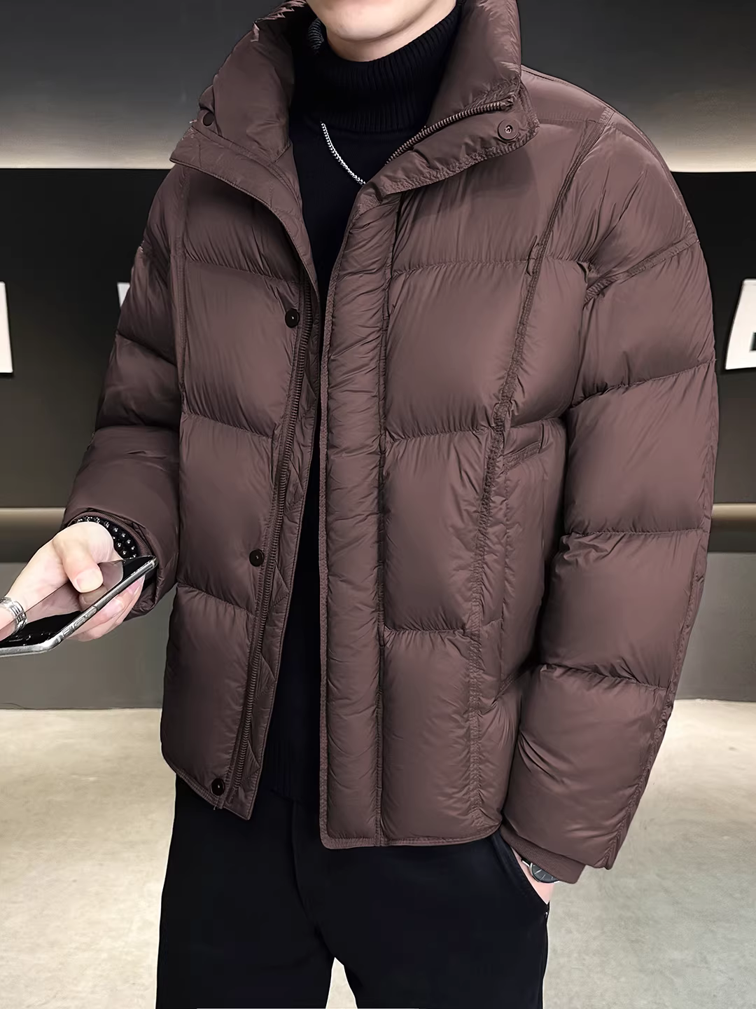 Áo khoác phao nam tiêu chuẩn quốc gia 90% lông vũ, kiểu mới mùa đông 2025, dáng rộng, ngắn, dày dặn.