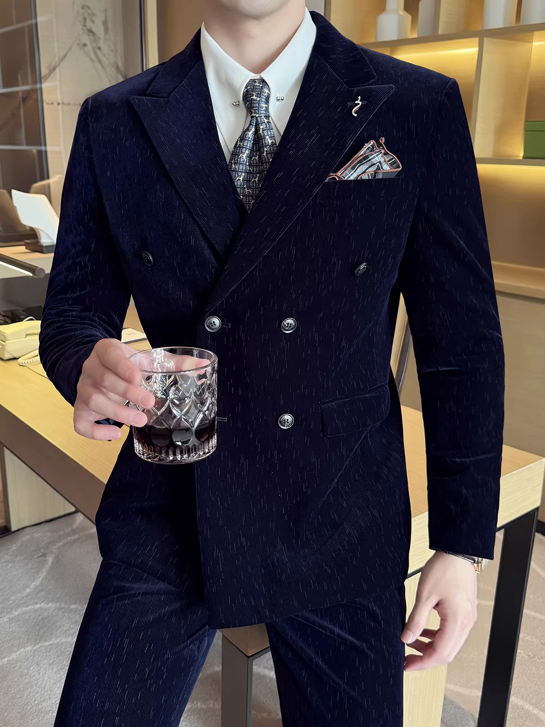 Bộ vest nam chất liệu corduroy hai hàng khuy, kiểu dáng thu đông, ôm dáng, dễ chăm sóc, vest công sở lịch sự, bộ ba món