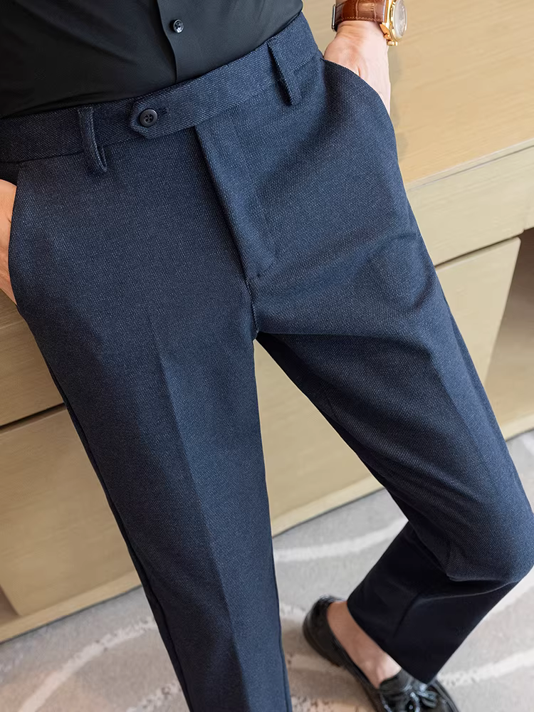 Quần âu nam chất liệu len pha, thích hợp cho mùa thu đông, dày dặn, chất lượng cao, kiểu dáng thường ngày, ôm dáng thời trang, lịch sự và không nhăn.