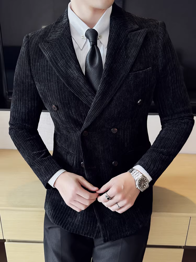 Áo blazer nam chất liệu nhung, dáng hai hàng khuy, kiểu dày dặn mùa thu đông, phong cách công sở lịch lãm, cao cấp, ôm dáng, thời trang.