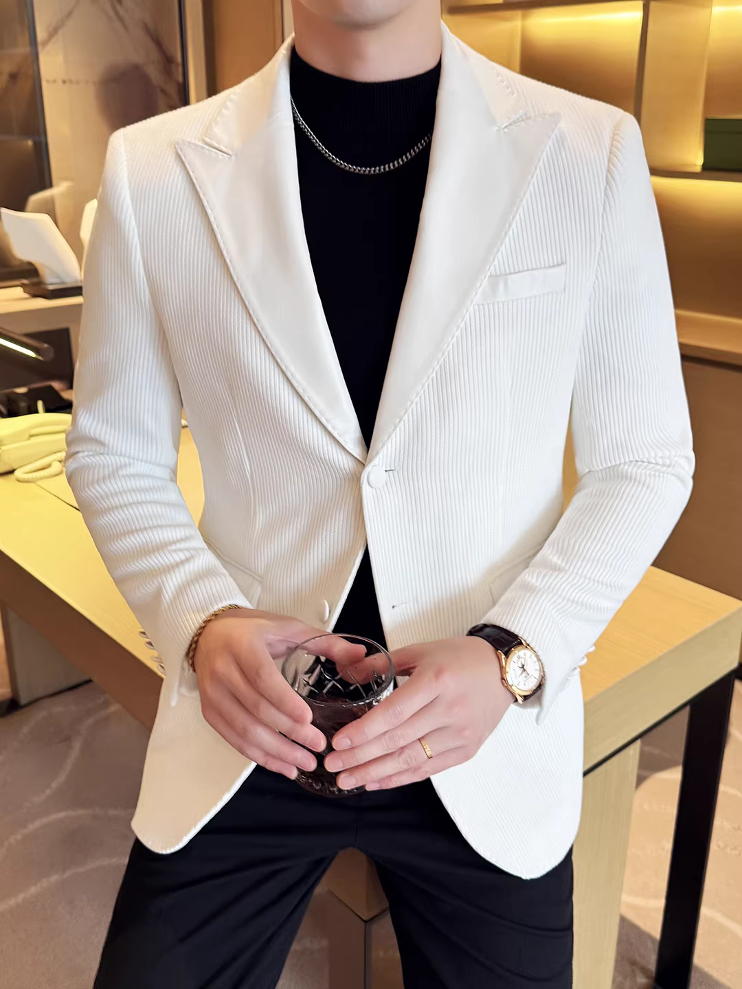 Áo vest nam kiểu Hàn Quốc ôm dáng, chất liệu chenille phối da, thời trang, phong cách thường ngày