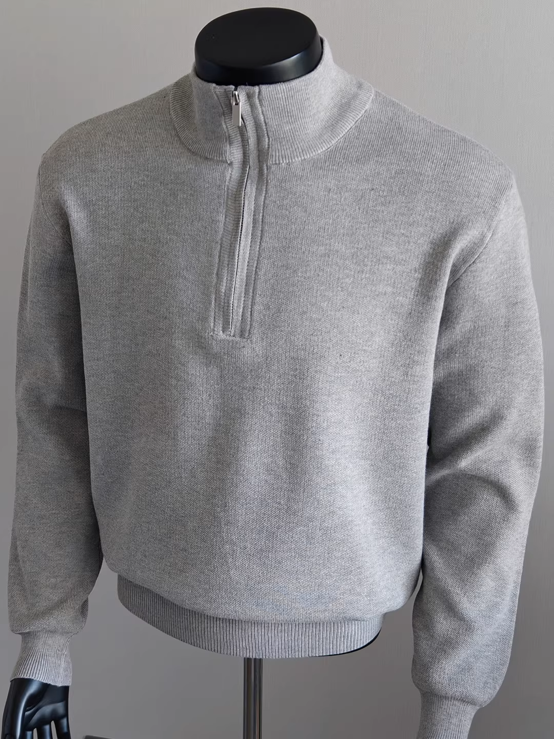 Áo len nam cổ đứng nửa khóa kéo, chất liệu len pha, tay dài, thời trang thu đông mới, áo len dáng rộng đa năng.