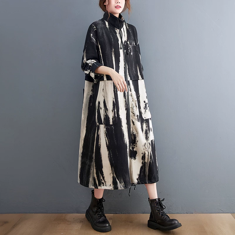 Áo khoác trench nữ 2026 xuân thu mới, dáng dài trung bình, size lớn, thời trang, phong cách đa năng, áo khoác in họa tiết thường ngày