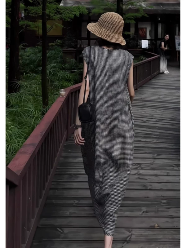 Váy cotton và vải lanh kiểu retro đơn giản mới mùa hè 2026, váy kẻ sọc thẳng thanh lịch, tôn dáng quả lê, đa năng.