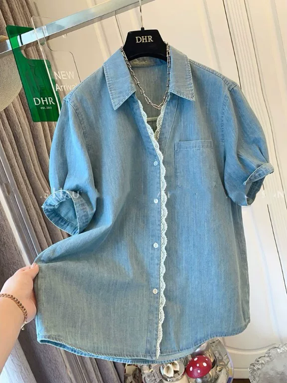 Áo sơ mi denim tay ngắn cổ chữ V phối ren phong cách Pháp độc đáo dành cho nữ phong cách mùa hè mới