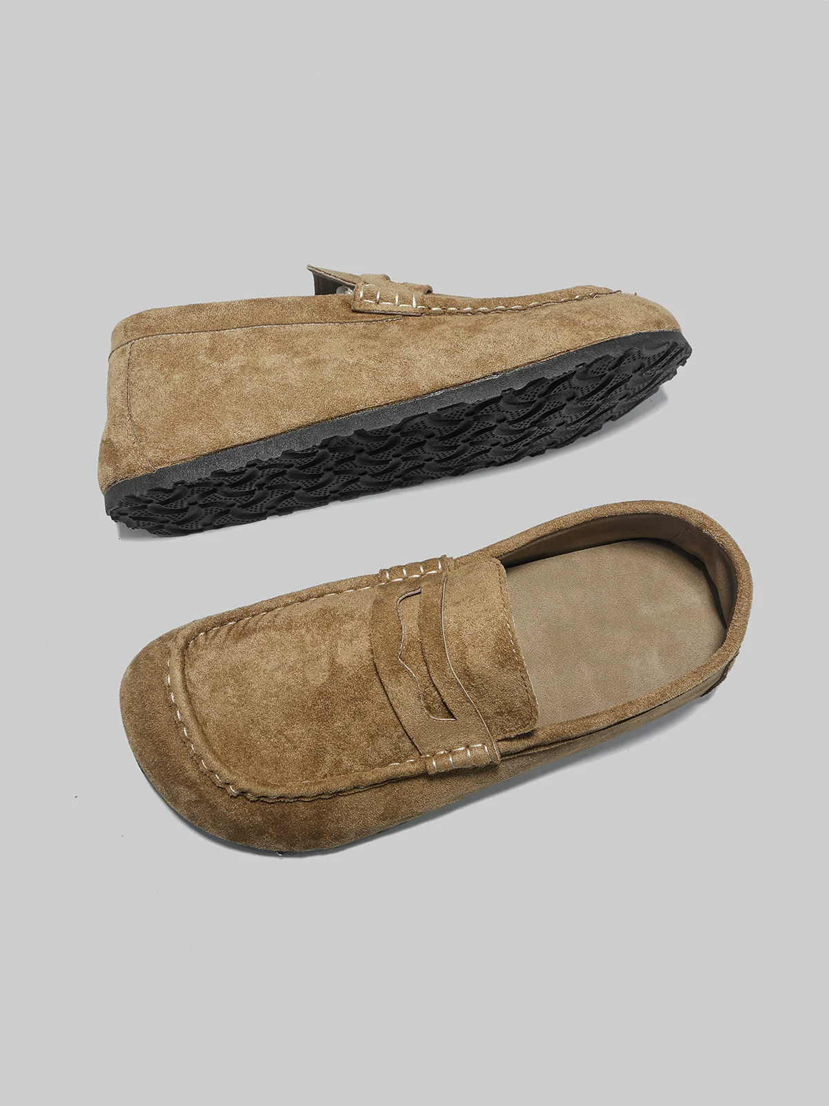 Giày nam Dongjia Qshoes bộ sưu tập thu mới chất liệu da lộn đế mỏng mềm mại kiểu lười đi dễ dàng phong cách cổ điển