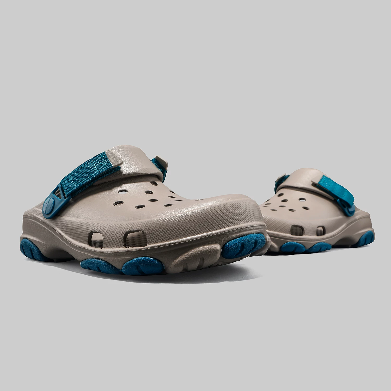 Dongjia Qshoes xuất khẩu giày một lỗ Nhật Bản dành cho nam và nữ, kiểu dáng đôi, thoải mái như đi trên phân, phong cách thể thao, mang được hai chiều, dép kín mũi.