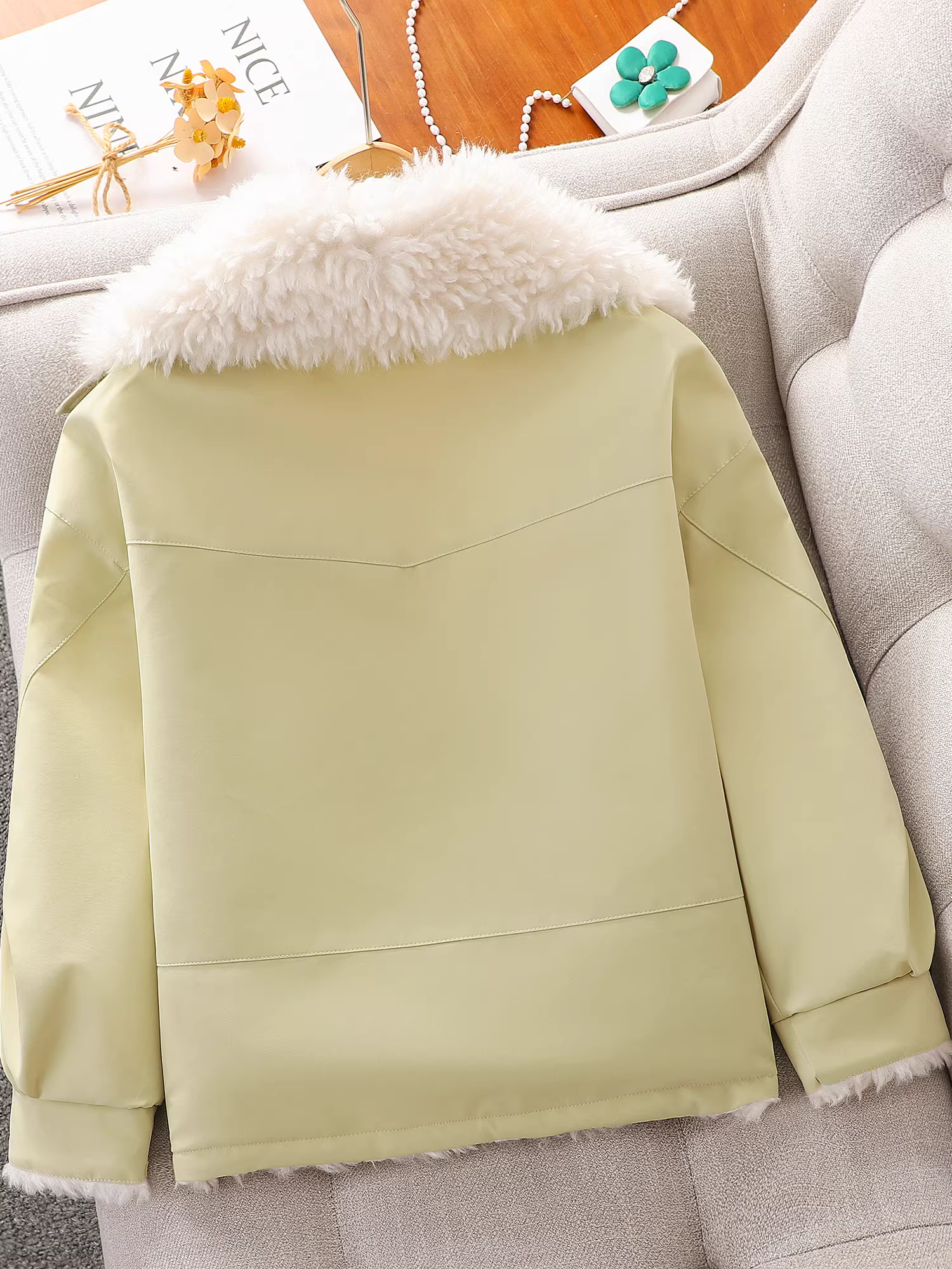 Áo khoác ngoài cho bé gái mùa thu đông phong cách mới 2025 áo khoác nhung thường ngày cho trẻ em quần áo mùa đông cho bé gái và trẻ lớn áo ấm và dày dặn