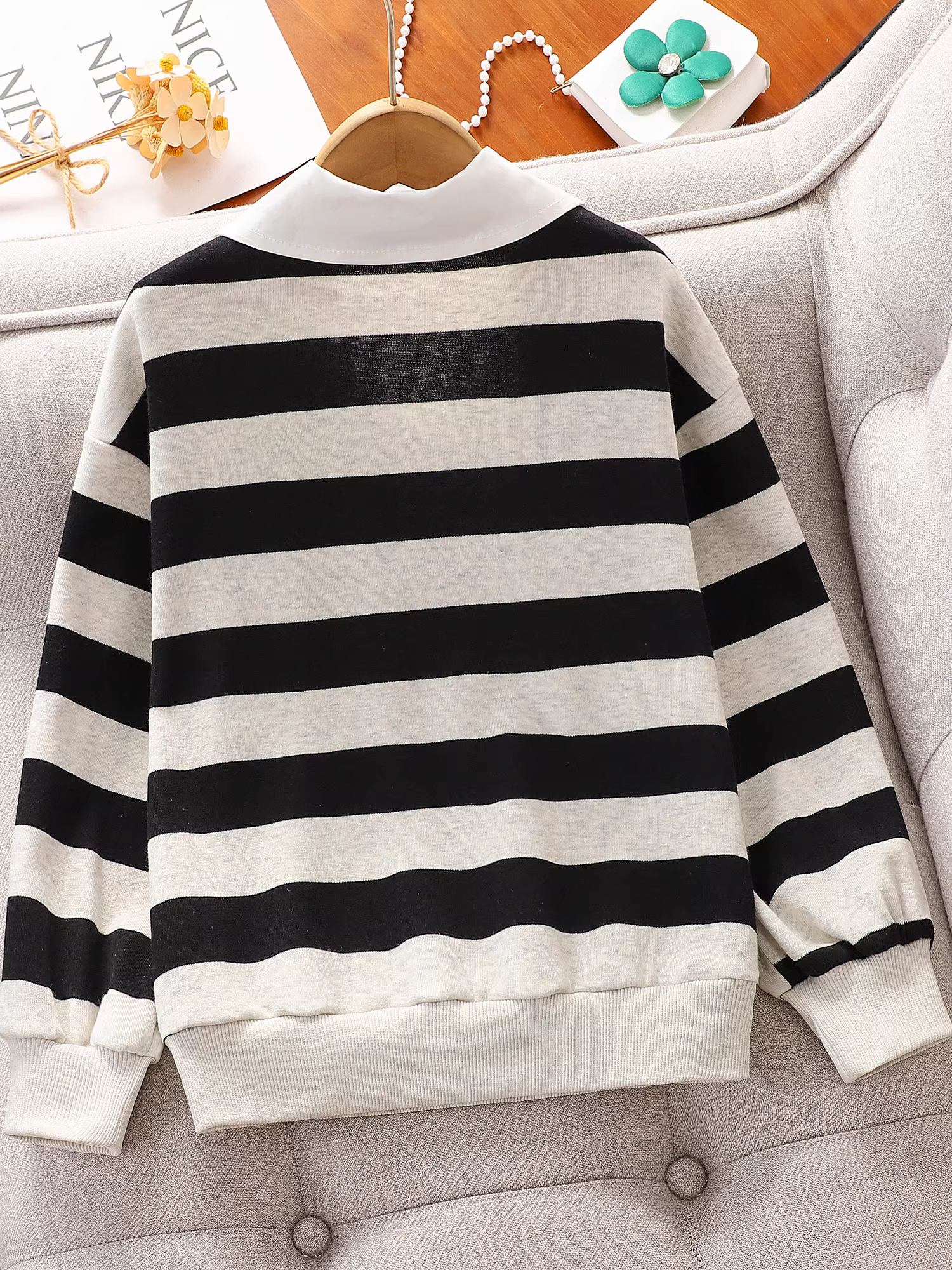 Áo thun sọc bé gái xuân thu 2025 kiểu mới, áo kiểu dáng năng động đa năng, áo thu đông trẻ em, áo POLO rộng rãi