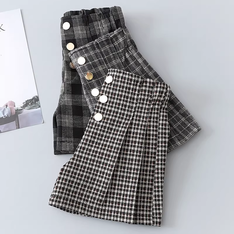 Quần short bé gái mặc ngoài mùa thu đông 2025 quần áo mùa thu mới quần len bé gái cho trẻ lớn hơn quần ống rộng quần trẻ em phong cách mùa đông