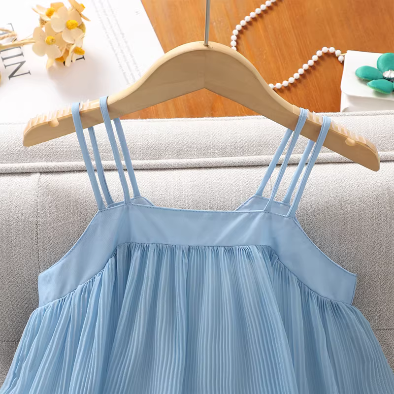 Váy hè bé gái 2025 kiểu mới, váy yếm không tay phối màu gradient, phong cách đi biển mùa hè cho bé gái, trẻ em