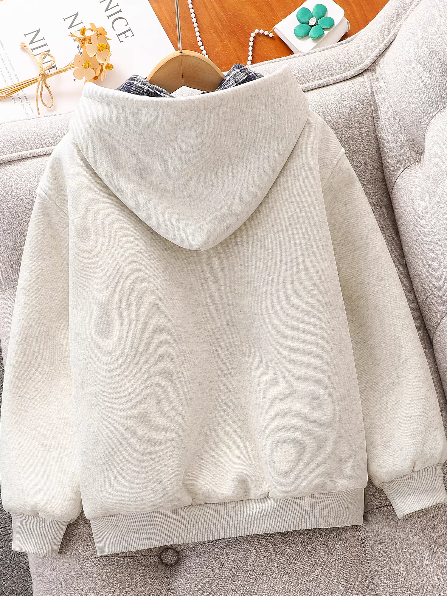 Áo khoác dày có đệm cho bé gái, kiểu thu đông 2025 mới, áo nỉ có mũ trùm đầu có khóa kéo cho bé gái, quần áo mùa đông ấm áp cho bé gái lớn.