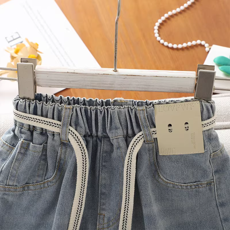 Quần short denim nữ mùa hè 2025 kiểu mới thời trang, quần lửng rộng rãi, chất liệu mỏng, dành cho bé gái lớn