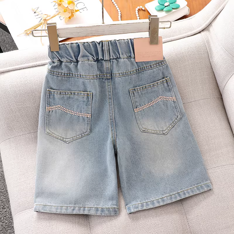 Quần short denim mỏng mùa hè kiểu mới 2025 dành cho các cô gái lớn tuổi, quần short mặc hè, quần áo ngoài cho bé gái, quần short dài đến đầu gối