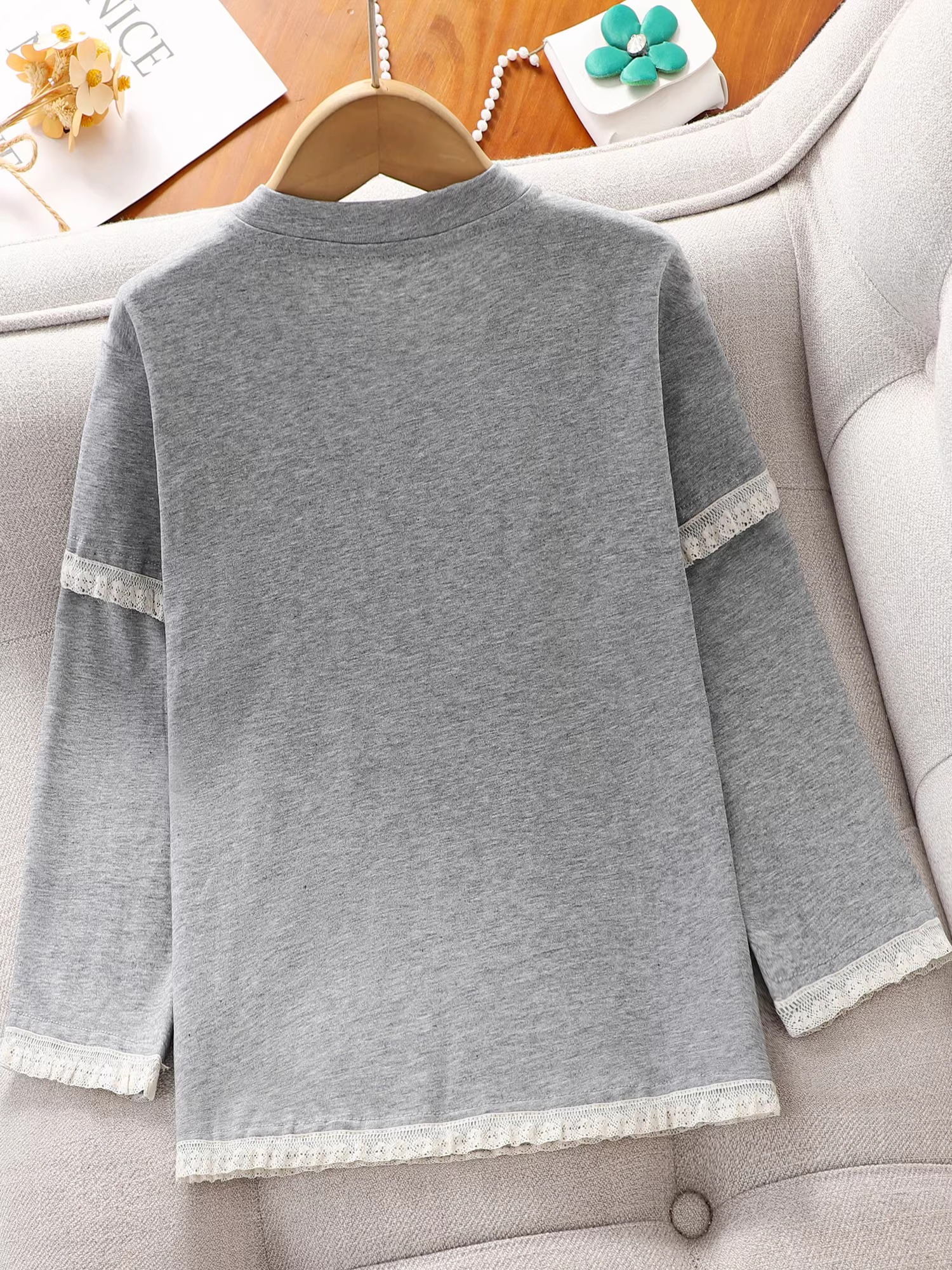 Áo thun dài tay mùa thu cho bé gái lớn tuổi 2025 kiểu Hàn Quốc mới, áo thun rộng rãi, áo mùa xuân thu trẻ em thời trang cá tính