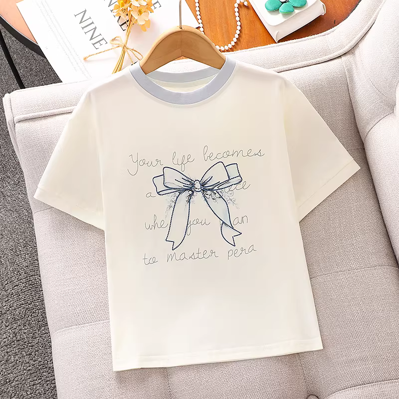 Bộ trang phục hè cho bé gái 2025 kiểu mới, phong cách thường ngày, áo ngắn tay mỏng, quần short denim hai mảnh