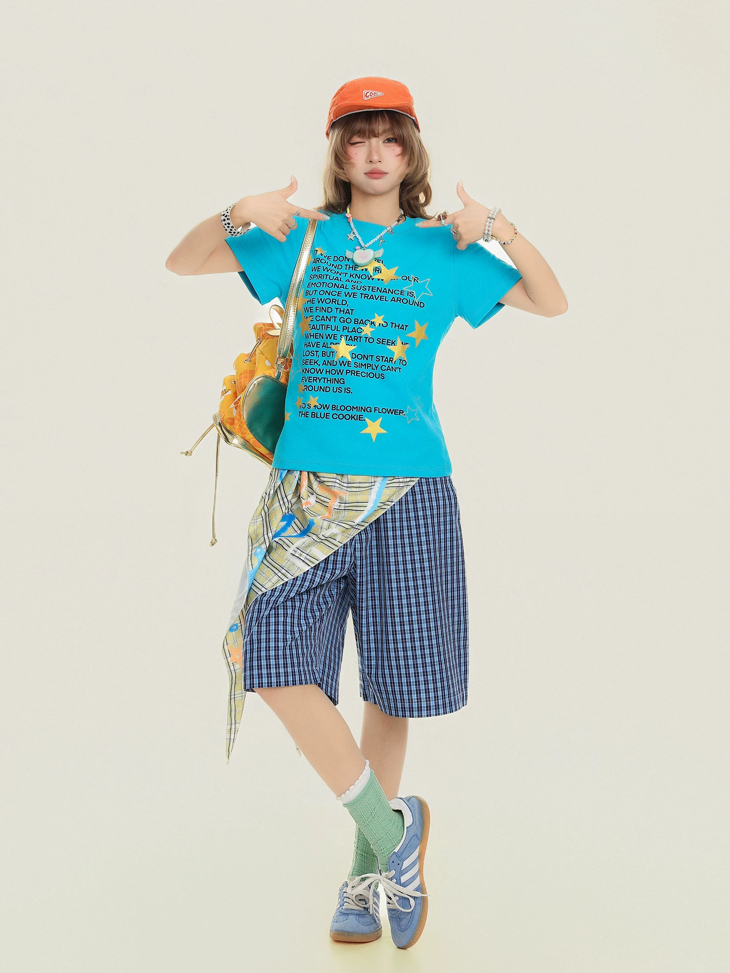 Áo thun ngắn tay in chữ và hình ngôi sao theo phong cách retro của Bulu Biscuit dành cho nữ, áo crop top dáng ôm mùa hè.