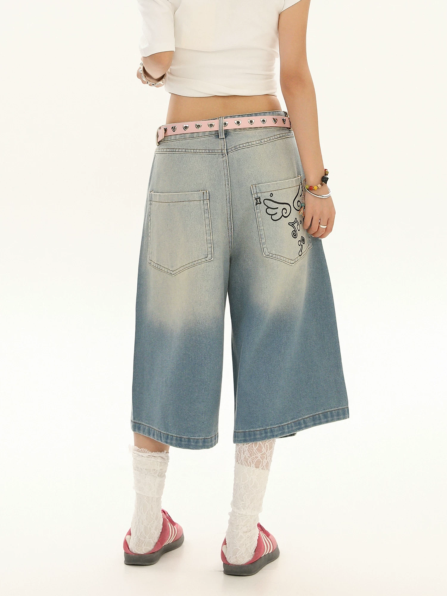 Quần short denim in chữ graffiti hợp thời trang dành cho nữ, quần ống rộng dáng suông rộng rãi mùa hè.