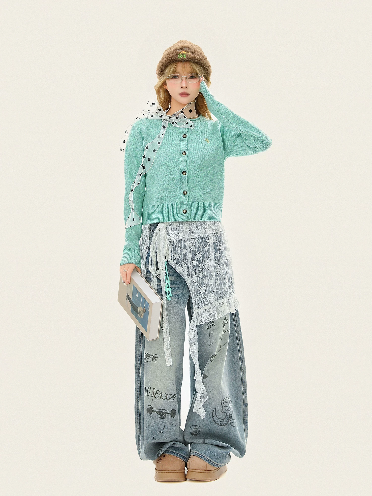Quần jeans nữ kiểu Mỹ cổ điển, màu xanh đã qua xử lý, họa tiết graffiti, kiểu dáng xước, thương hiệu thời thượng, dáng rộng, ống thẳng, ống rộng.