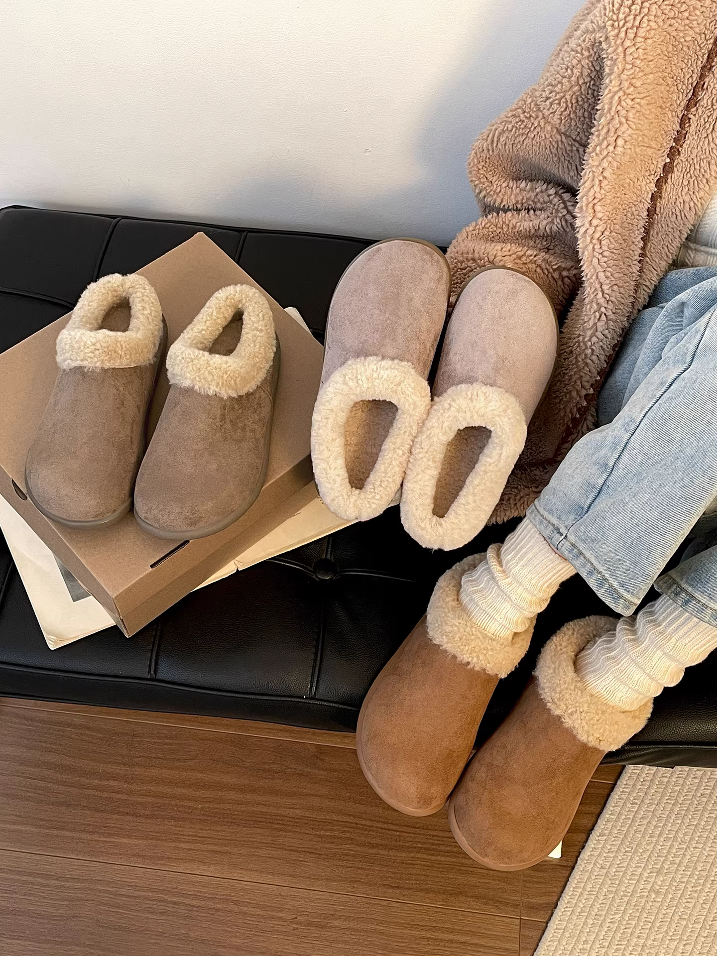 Phía Nam ở miền Nam: Dép lông dày đế dày kiểu cổ điển màu nâu dành cho nữ, kiểu mới mùa đông 2025, áo khoác ngoài ấm áp, dép bông Birkenstock lót lông cừu.