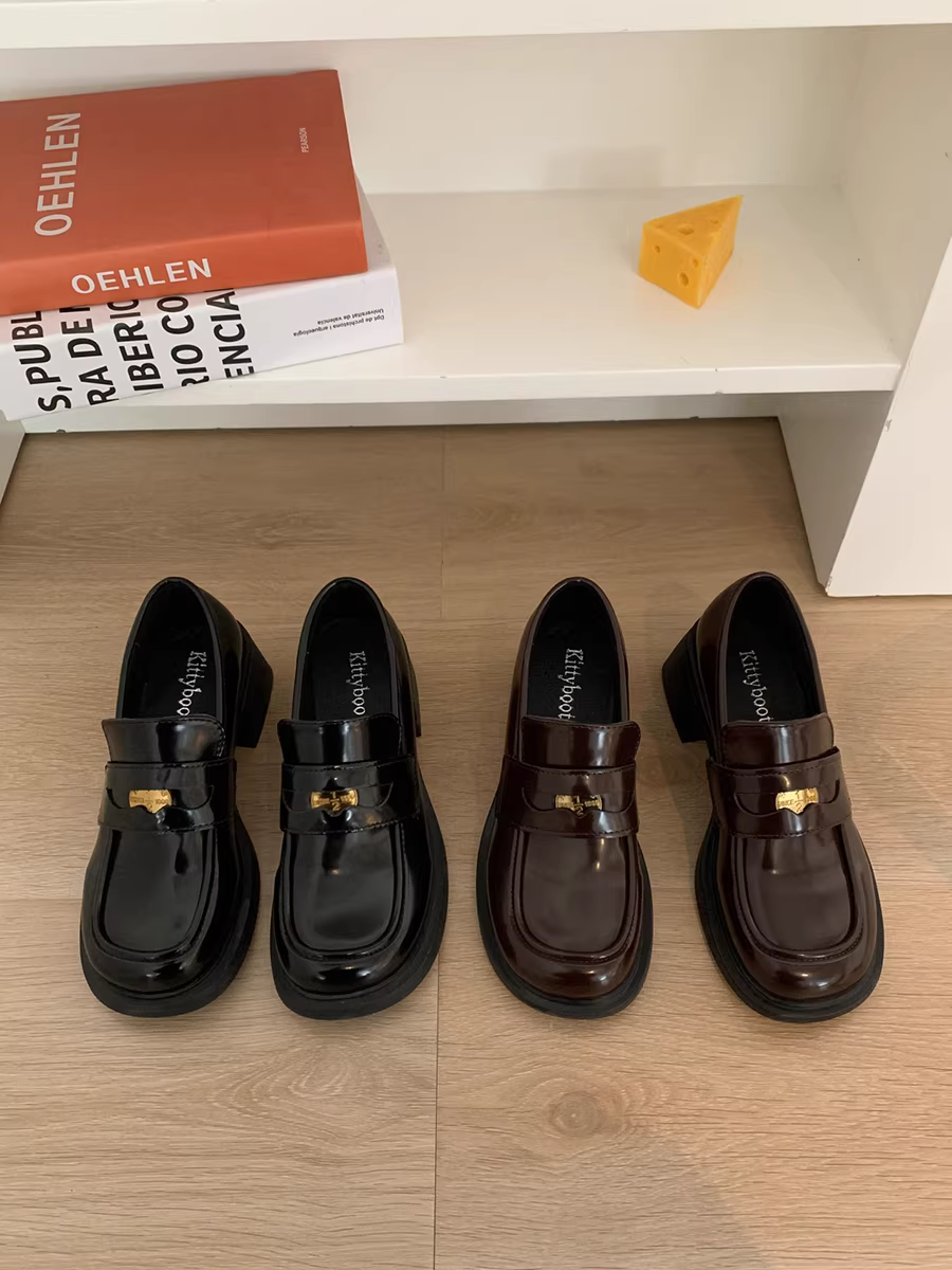 Giày da nữ đế dày phong cách retro Pháp Anh đa năng, kiểu dáng mới mùa thu 2025, kiểu lười, gót chunky