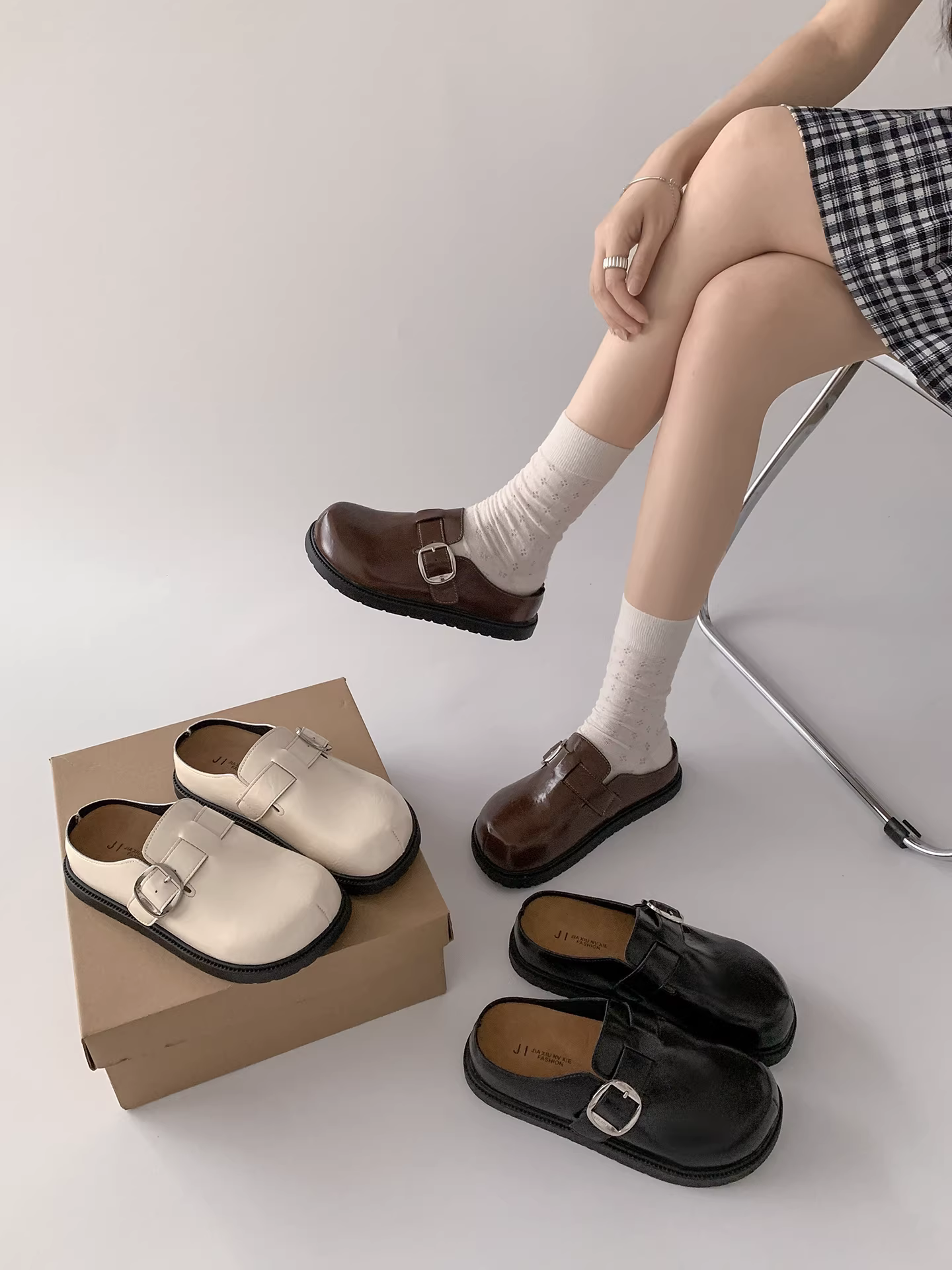 Dép nữ đế dày cao cấp màu đen, kiểu kín mũi, thời trang thu đông 2025, kiểu dáng mới, tăng chiều cao, đa năng, kiểu Birkenstock.